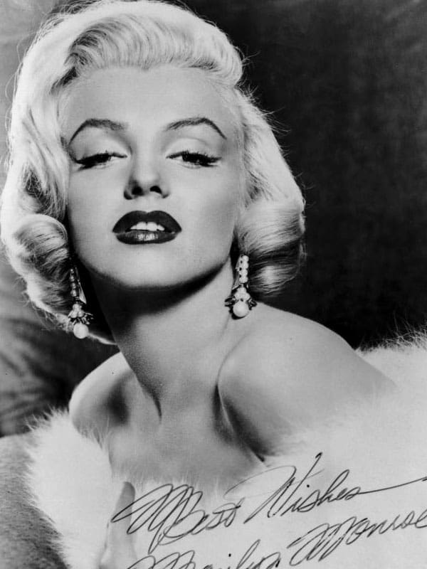 Shirley Hall: Doctor of payroll and founding director in 2005. Shirley worked at Cooper Parry in varying roles over 18 years (including setting up the payroll bureau). She left to wander around in industry for a bit before coming home to payroll with Niki and Pay Academy